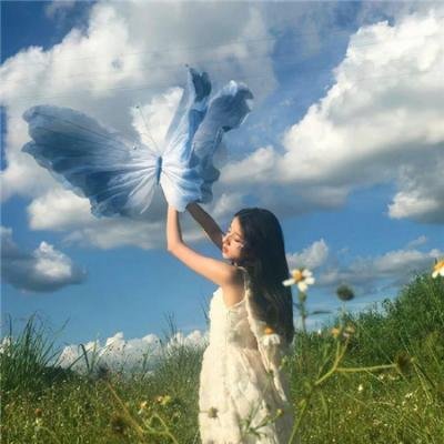 三面娜迦海报